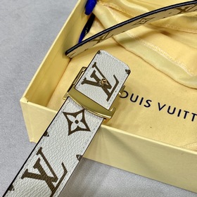 Новая серия женских ремней от LV, доступная в официальных магазин