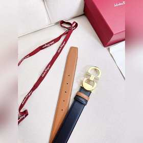 Salvatore Ferragamo, кожа первого слоя, металлическая фурнитура G