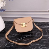 CELIN* 22s — новая модель сумки TEEN BESACE TRIOMPHE из кожи бычка, новая.