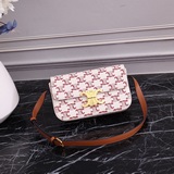 Новинки с показа CELINE： небольшая сумка из кожи теленка, изготовлена из кожи те