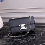 Новинки с показа CELINE | Маленькая сумка из кожи с цепочкой Маленькая сумка с ц