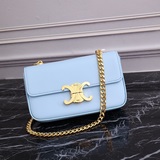 Новинки с показа CELINE | Маленькая сумка из кожи с цепочкой Маленькая сумка с ц