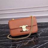 Новинки с показа CELINE | Маленькая сумка из кожи с цепочкой Маленькая сумка с ц