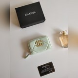 Кожаный кошелек Chanel, полностью изготовлен из кожи, с безупречным качеством из