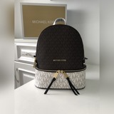 MK Rhea Zip 2023, новейшая модель среднего размера с кожаными деталями из коллек