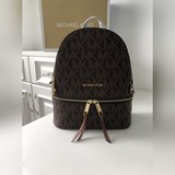 MK Rhea Zip 2023, новейшая модель среднего размера с кожаными деталями из коллек