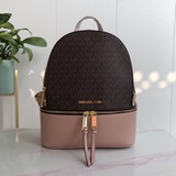 MK Rhea Zip 2023, новейшая модель среднего размера с кожаными деталями из коллек