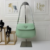 Новейшая модель Prada, изготовленная из импортной кожи с открытыми краями, отлич
