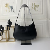 Новейшая модель Prada, изготовленная из импортной кожи с открытыми краями, мягка