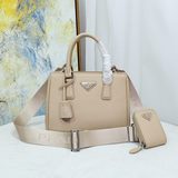 PRADA PRADA новейшая популярная сумка «три в одном» с перекрестной ручкой. Этот 