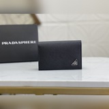 Новейшая модель мужского кошелька PRADA, представленная в официальном магазине, 