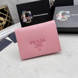 PRADA, подлинный товар в наличии： фирменный шкаф, фотографии реального товара. [
