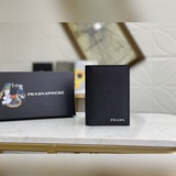 Новейший мужской паспортный чехол PRADA, последние модели в официальных магазина