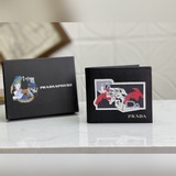 Новейшая модель мужского кошелька PRADA, представлена на официальном сайте, подл