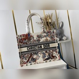 Оригинальный заказ, средний размер 【Di0r Book Tote】 Большинство людей, приобрета