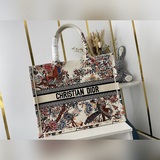 Оригинальный большой размер 【Di0r Book Tote】 Большинство людей, приобретая товар