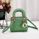 Dior мини-сумка Lady Dior с ручкой и ремнем через плечо. Новая модель в стиле «s