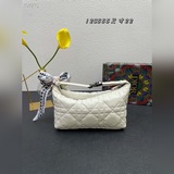 Новая сумка DiorTravel Nomad этого сезона была создана Марией Каллайон (Ma.