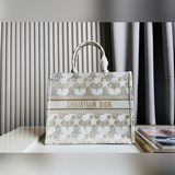 Оригинальный заказ, большой размер 【Di0r Book Tote】 Большинство людей, приобрета