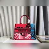 Оригинал, маленький размер 【Di0r Book Tote】 Большинство людей, приобретая товары