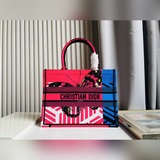 Новая сумка для покупок Dior с застежкой-клипсой! Одновременное обновление в маг