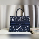 Большая сумка с застежкой Dior, новая модель из бутика Dior! Одновременное обнов
