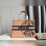 Большая сумка с застежкой Dior, новая модель из бутика Dior! Одновременное обнов