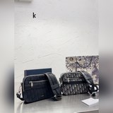 Размер коробки： 22 см. Сумка Dior homme с классическим узором действительно стил