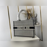 Оригинальный заказ в клетку 【Di0r Book Tote】 Когда большинство людей думают о ро