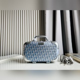 GoH02.CD Диор ручная косметичка *.Dior rimowa Незаменимый аксессуар для современ