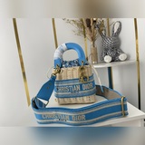 Сегодня мы представляем новую модель мини-сумки из плетеного бамбука. Высококаче