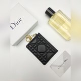 Lady Dior, кожа овцы, изысканная и элегантная, с канне-стежками и светло-золотым