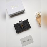 Карман для кредитных карт Dior Montaigne 5 изготовлен из ткани с принтом Oblique