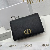 Бренд： Dior 2011 Цвет： черный Размер： 13,5*9,5*3,5 Описание.