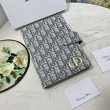 Блокнот Dior, эксклюзивная модель, изготовлен из тонкого и гладкого материала, б