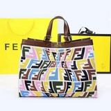 [Празднование] Новая серия капсульных сумок Peekaboo X-Tote в среднем размере, и