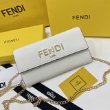 Бренд： Fendi 2607 Цвет： черный, белый, коричневый Размер： 19*10,5.