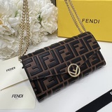 Бренд： Fendi 2602 Цвет： черно-коричневый Размер： 19*10,5*3,5.
