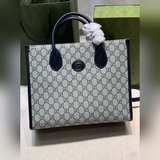 GG Small Tote Bag. Эта небольшая сумка с четкой структурой изготовлена из ткани 