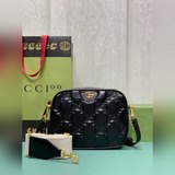 GG стеганая кожаная сумка через плечо. Каждый сезон креативный директор бренда п