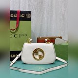 Новая коллекция сумок Gucci Blondie не только обладает уникальной динамичной эст