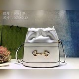 Новая модель от Yang Mi. Новая коллекция от Gucci уже в продаже. Сумка с завязка