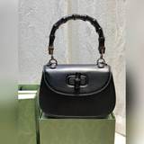 Бамбуковый узел символизирует непрерывное развитие дизайна Gucci. Ручка этой сум