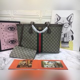 Коричневая сумка для покупок Ophidia из мягкой и прочной ткани GG Supreme с внут