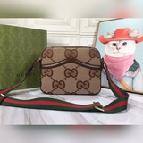 Новая модель из коллекции GGOphidia с супер-двойным G-образным узором, модель по