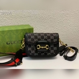 GUCCI  Ретро-коллекция из денима, классический и знаковый символ бренда, предста