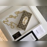 Новинка в весенне-летней коллекции от ведущего бренда, выполненная из высококаче