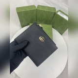 Новая модель короткого кошелька из металла с двойной застежкой поступила в прода