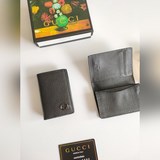 Складной картодержатель Gucci с яркими металлическими деталями с двойным логотип