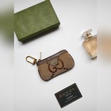 Новый маленький кошелек GUCCI в форме красного конверта! Изготовлен из импортной